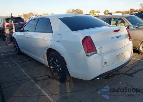 2015 Chrysler 300 300S z USA, uszkodzony, nr VIN 2C3CCAGG0FH756885